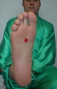 pressure point on bottom of foot